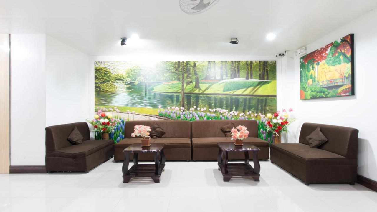 Reddoorz Plus Near Vigan City Commercial Center Exterior photo