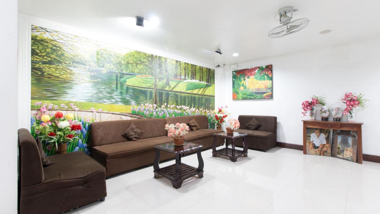 Reddoorz Plus Near Vigan City Commercial Center Exterior photo