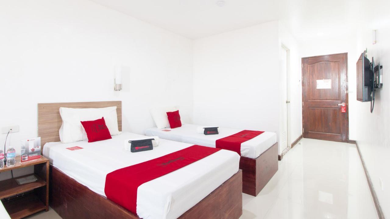 Reddoorz Plus Near Vigan City Commercial Center Exterior photo