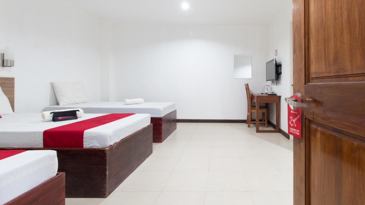 Reddoorz Plus Near Vigan City Commercial Center Exterior photo